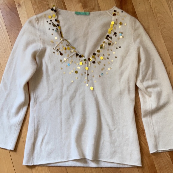 Beautiful cashmere cream coloured sweater purchased at Holt Renfrew size small - Picture 5 of 6